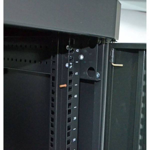 CMS UA-MGSE33610MPB шкаф напольный 19" 33U, 610х1055 усиленный, (перф), черный UA-MGSE33610MPB фото